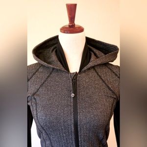 LULULEMON Daily Practice Hooded Jacket Black and Gray Herringbone Size 4